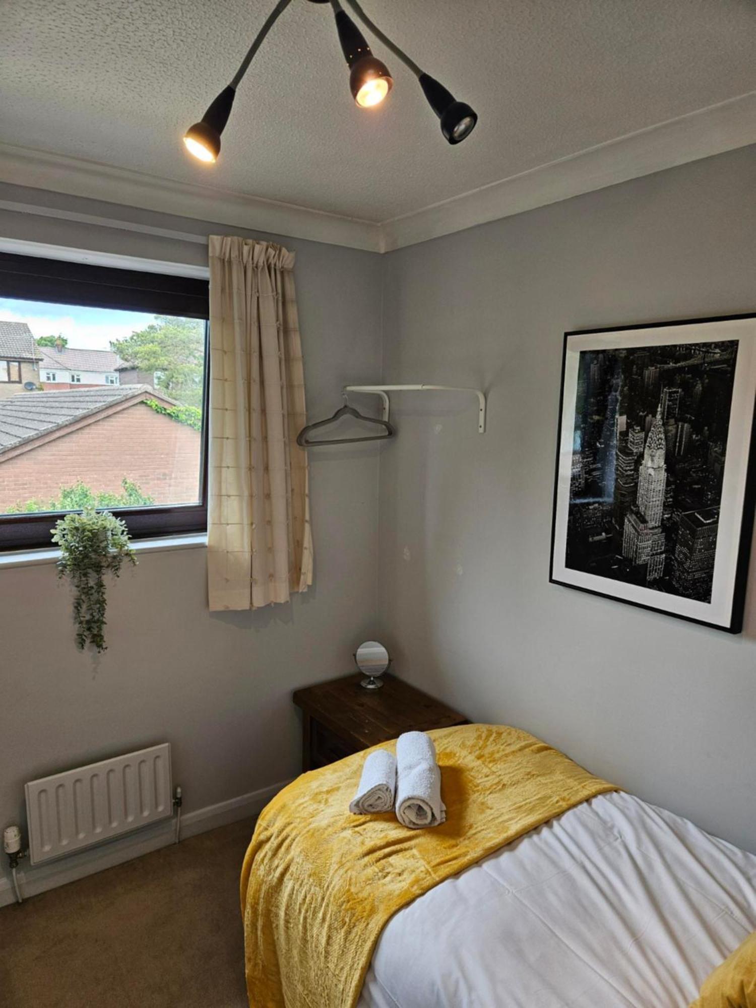 Redcot Gardens Stamford 4 Bed Contractor Familt Home With Parking Eksteriør bilde