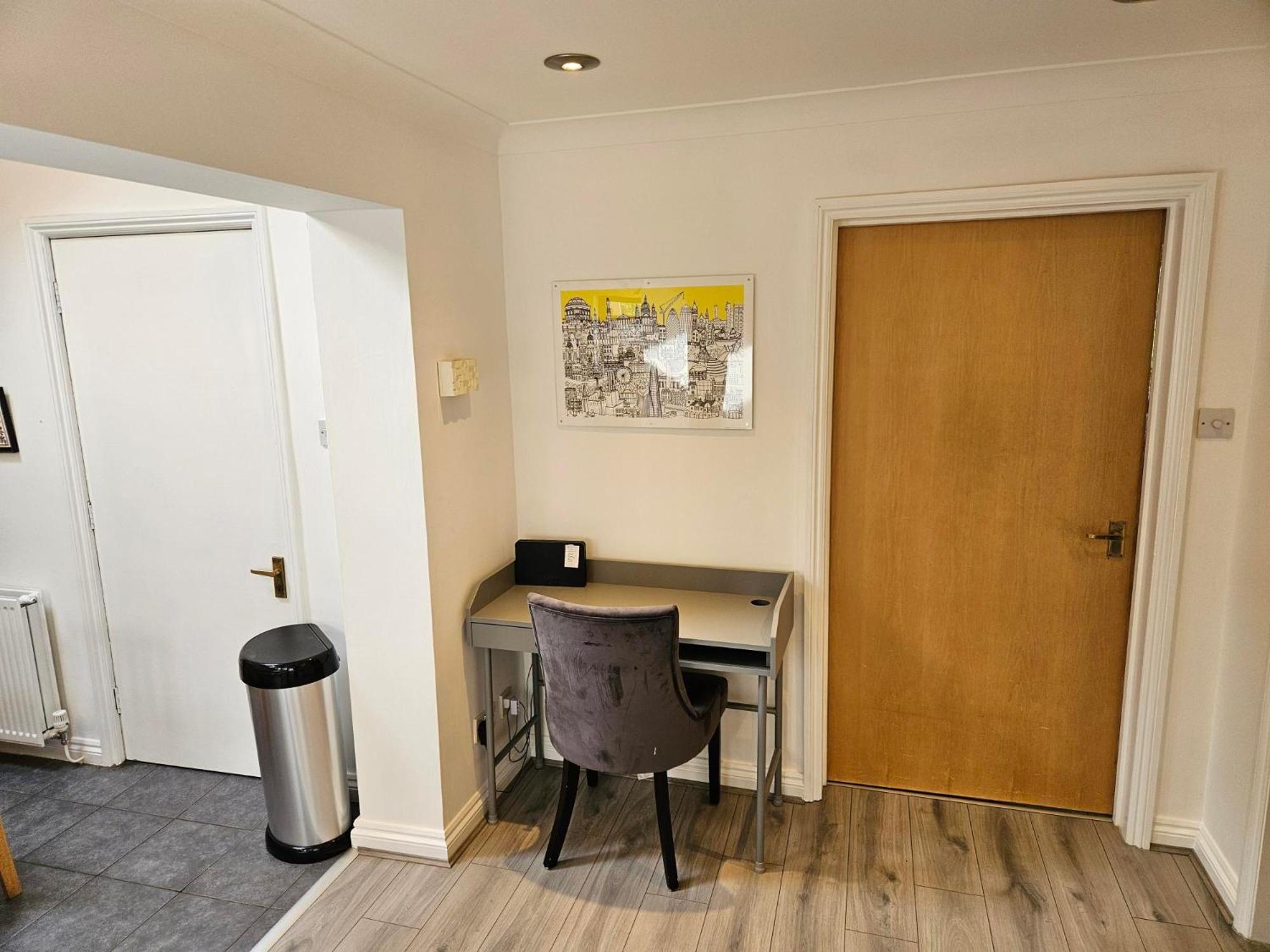 Redcot Gardens Stamford 4 Bed Contractor Familt Home With Parking Eksteriør bilde