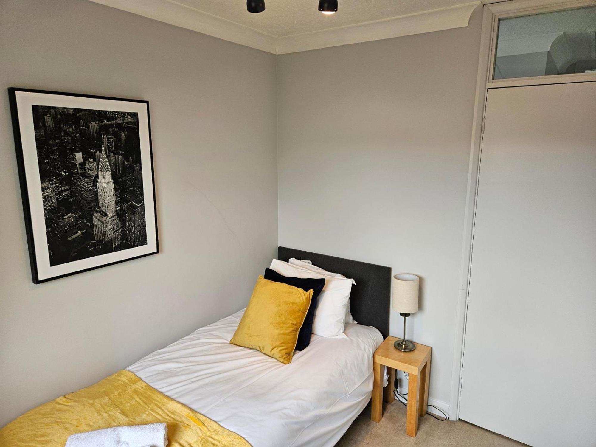 Redcot Gardens Stamford 4 Bed Contractor Familt Home With Parking Eksteriør bilde