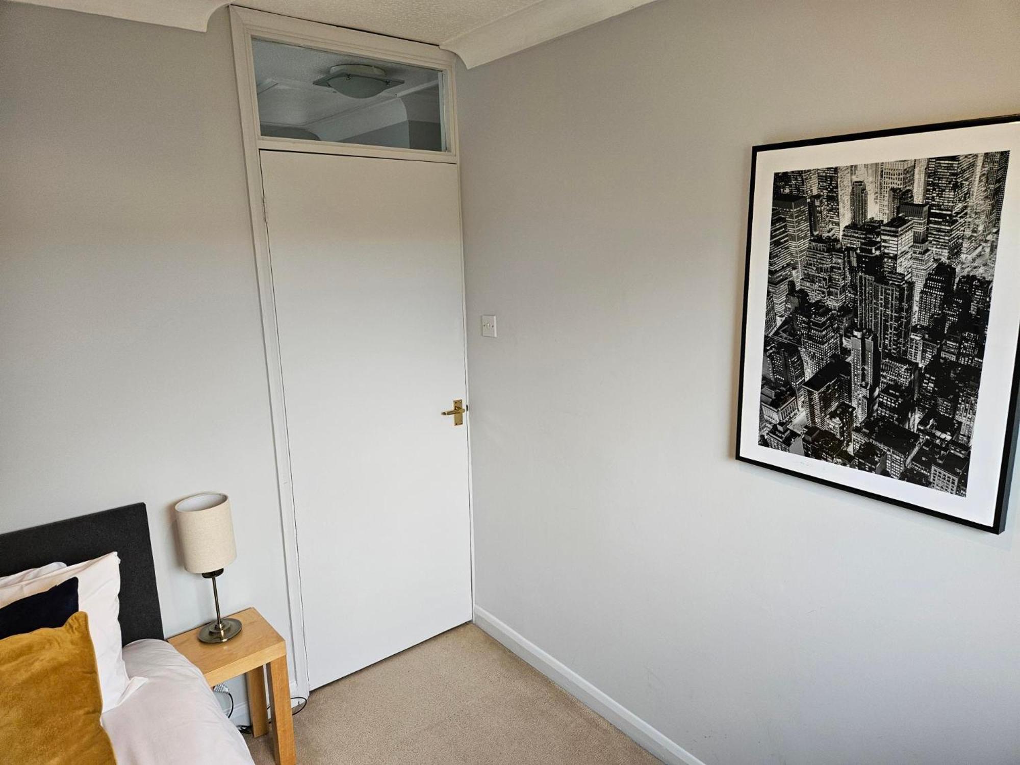 Redcot Gardens Stamford 4 Bed Contractor Familt Home With Parking Eksteriør bilde